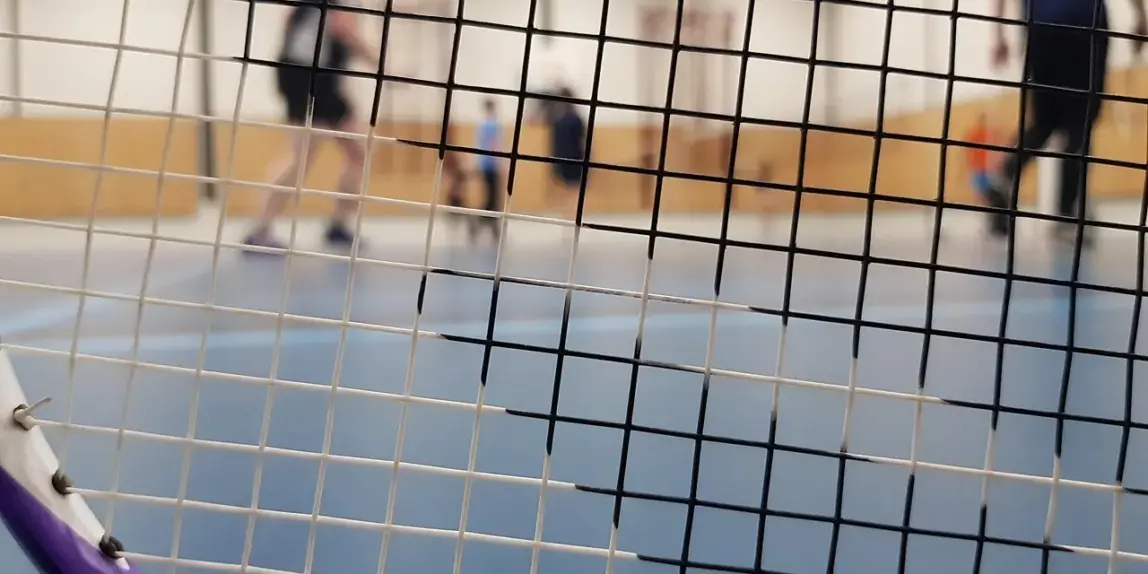 9 badmintonketchere til kontrolspil som gaver til ham