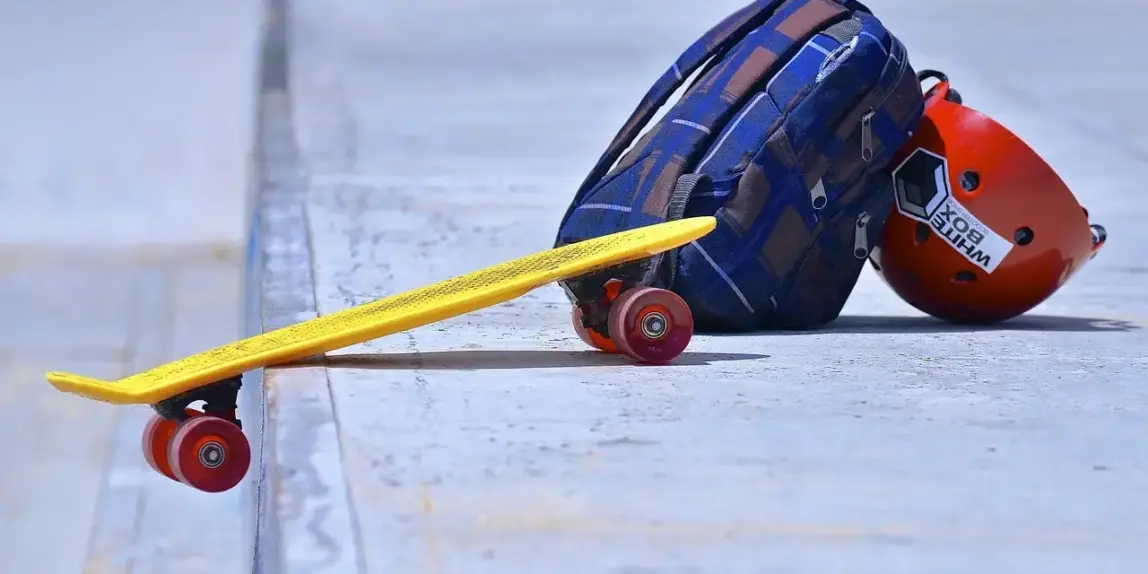 Sådan finder du den rigtige skatehjelm til ham